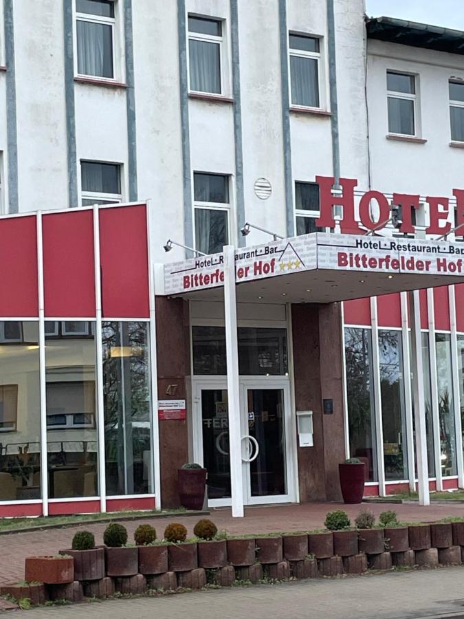 Hotel Bitterfelder Hof Экстерьер фото
